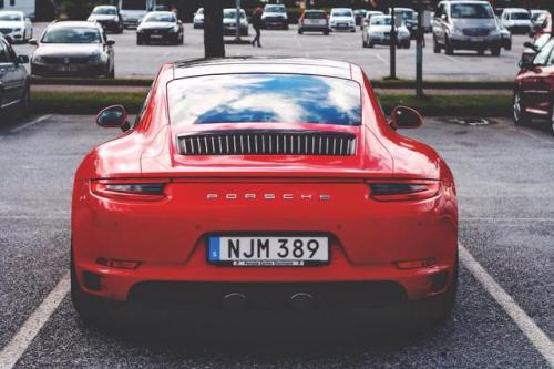 autoporn-net: such a nice red