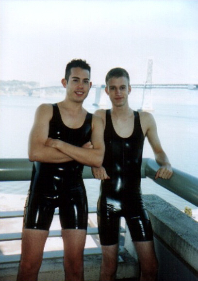 phil2959: 17840-blog: Ils ont grandi, ils sont devenus complice avec du rubber &amp; latex 