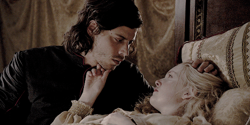 tumblr_o5wvimcyWU1qaa0sjo1_500.gif