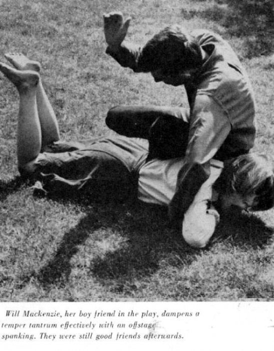 bringbackthecane:  v  I &lt;3 outdoor spankings. I suppose I should post one