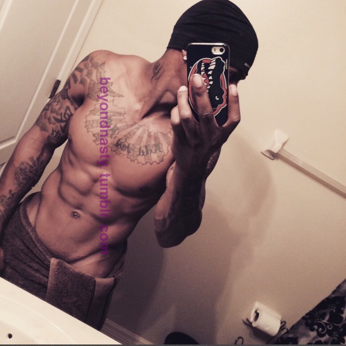 freekykev:  beyondnasty:  Pretty lips freak who likes bad ass transwoman and natural