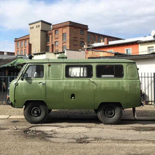 vansofberlin:  UAZ 452 4x4 Van - thanks for spotting @ronvansole #afridayvanpic   . . .  #УАЗ #буханка #uaz #uaz452 #buhanka #uazbuhanka #uaz4x4 #4x4 #allroad #offroad #vanlife #van #soloparking #vanspotting #vanlifediaries #allroad #4x4 #adventuremobile