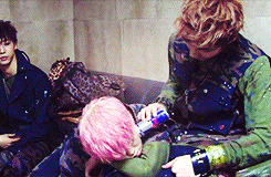 :  1-6/∞ gifs of jonglo 
