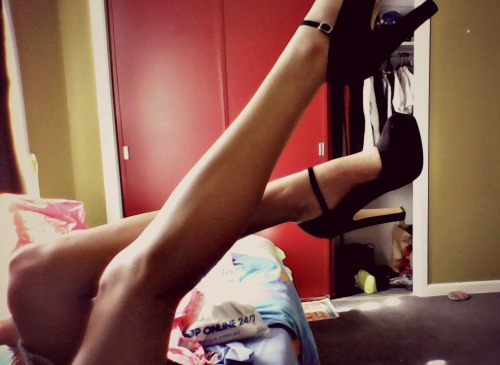 terras-face: new heels &lt;3 Let me Take some Photos And then pla with them!!