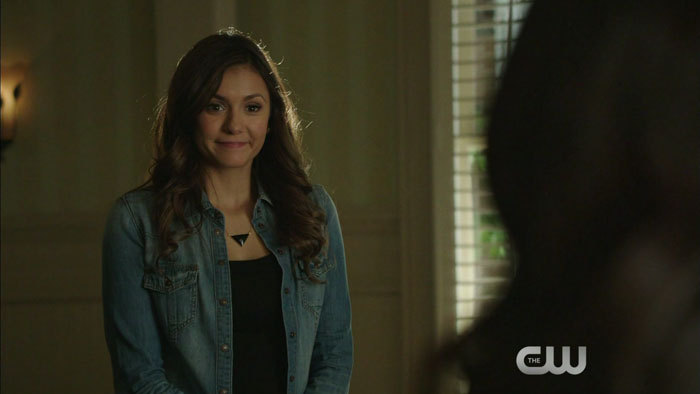 elenashero:  LOOK AT THIS CUTE LITTLE CUPCAKE