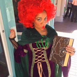 cosplayingwhileblack:  Character: Winifred SandersonSeries: Hocus PocusCosplayer: @followtheyellowbrickroad