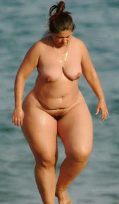 curvy-bbwgirls:  Meet hottest curvy women