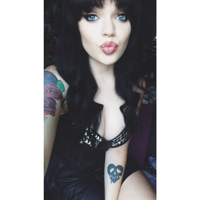 purehearts:  itsrocknrolloritsnothing:  So go to hell and tell the devil I’m not