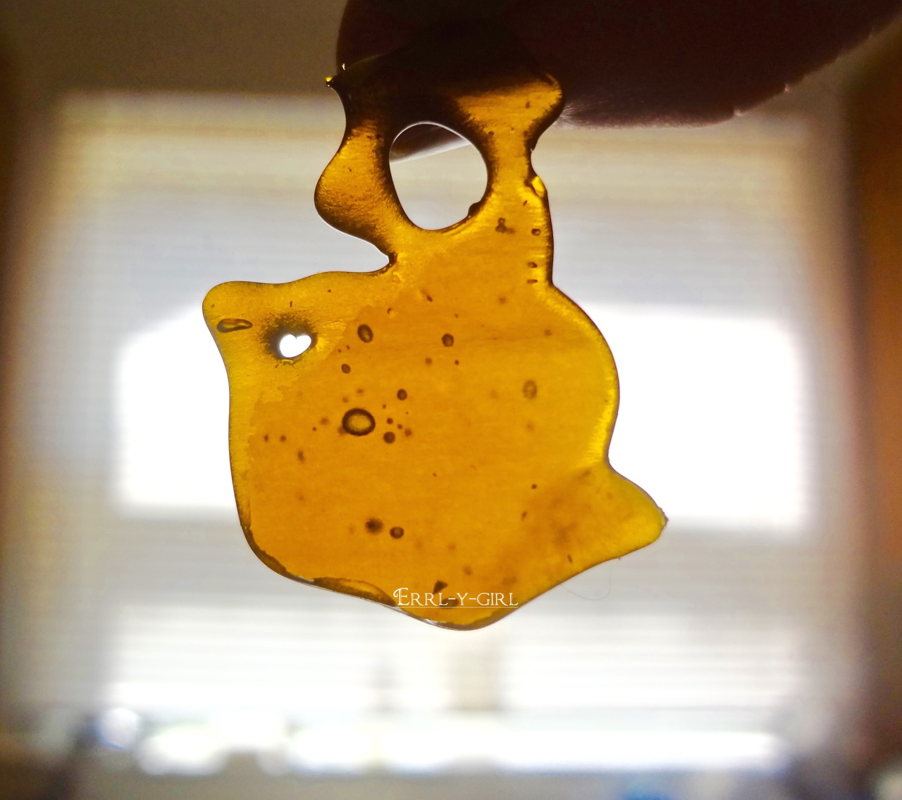 errl-y-girl:  playing with the flash &amp; this dank King Louis OG♡
