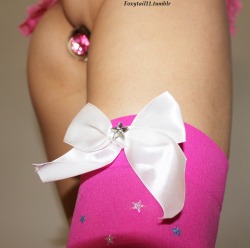 foxytail11:  A close-up of the bow hehe My princess plug sets www.foxytail11.tumblr.com 