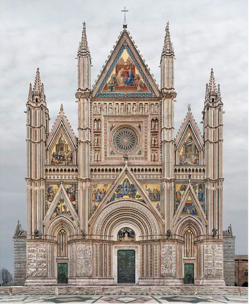 Orvieto, Duomo di Santa Maria Assunta.Dresden, Frauenkirche.Piazzola sul Brenta Cathedral.Angoulême, Cathédrale Saint-Pierre.Amiens, Cathédrale Notre-Dame.The Church of Santa Marinha.Jerez de la Frontera - Cartuja de Santa María de la DefensiónValera