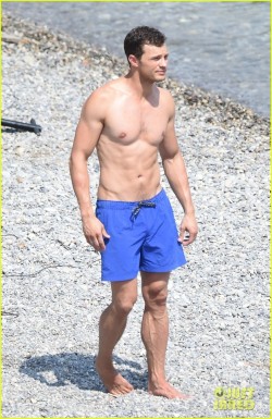 shirtlessthomas:  Jamie Dornan shirtless