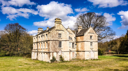 Bramham Biggin by Yorkshire Lad - Paul Thackray Bramham Biggin is situated on Bramham Park and is Gr