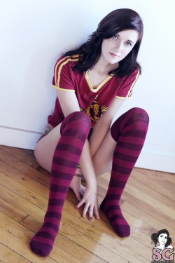 zomsuicidegirls:  Episkey Suicide - Go Go Gryffindor