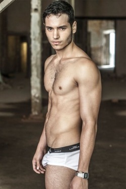 malegalore:  The shirtless Mathews Colares (Photographer: Lucio Luna for Junior Magazine) 