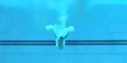 tomdaleysource:  Tom Daley’s bum pops out of his speedos after a dive (Dubai World Series 2014)   