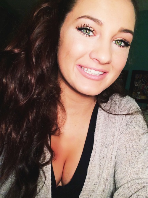 meltdownshots:  Sorry for all the pics of me  Everyone go check out this cutie. She’s awesome!! @meltdownshots