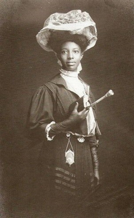 blackhistoryalbum:  ALOHA (THE BLACK VICTORIANS, 1898)Born  in Brooklyn, Carlotta Stewart (1881-1952) emigrated to Hawaii where she trained as a teacher and  became principal of a multiracial school in 1909. ———————————————————————————————-“Black