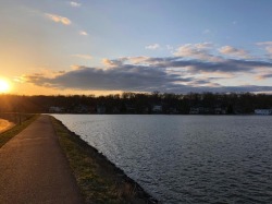 ::spends 5 minutes on a lake and already feels better about life:: 📸 (at Packanack Lake, New Jersey)