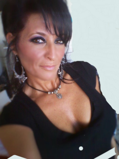 cerealk1ll3rr:  Lovely submitted by a most yummy follower, I would fuck the daylights outa her!! 