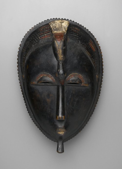 Mblo (portrait mask) of the Baule people, Côte d'Ivoire.  Artist unknown; late 19th or early 20th ce