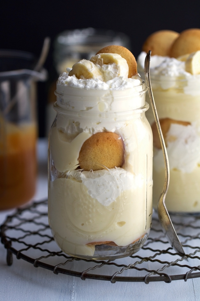 do-not-touch-my-food:  Banana Pudding with Salted Caramel Sauce  