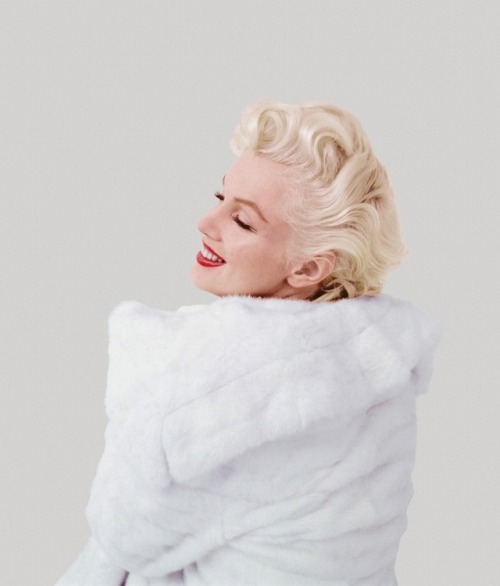 perfectlymarilynmonroe:Marilyn by Milton Greene, 1955.