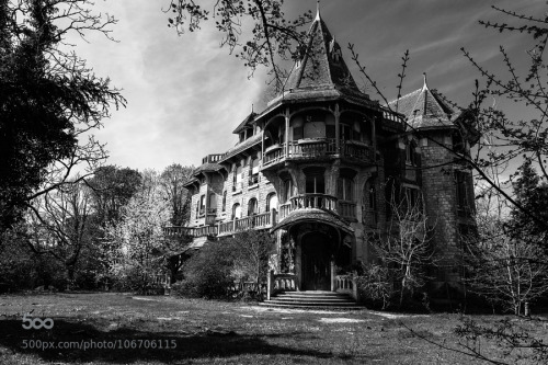 photografiae:Manoir Hanté by alexis_sk || http://ift.tt/1DPuvsQ