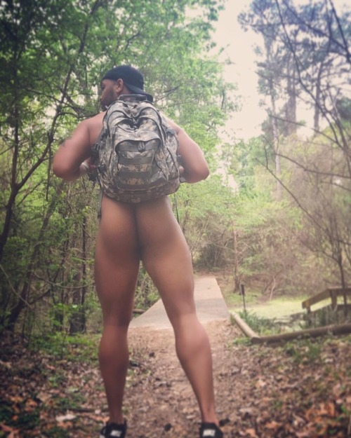 ml8807: Monday Running Trails #blackmensmiling #handsomeman #sexynerdmovement #sexyblackmen #handsom