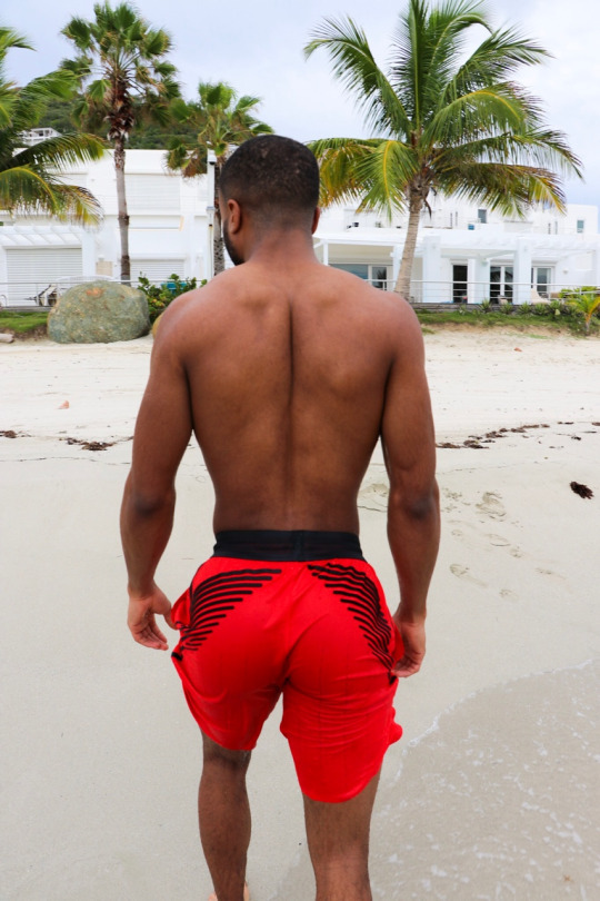 childrenofthehigher:  Noah  This dude….and all that ass! 