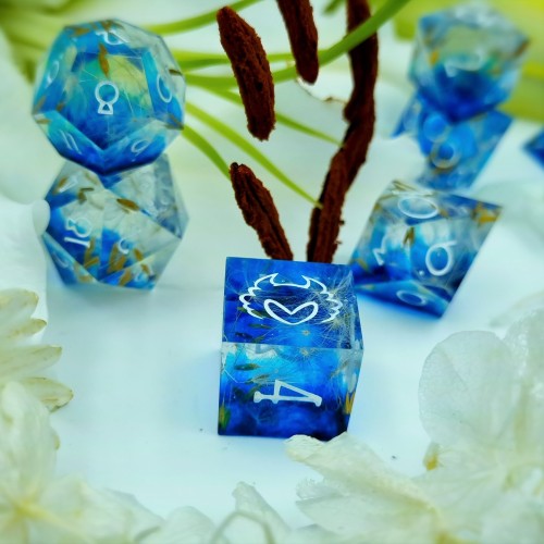 real dandelion puffs in this set - Breath of Summer https://www.devilsroostdice.com/ #dnd #dice