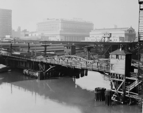 chicago river