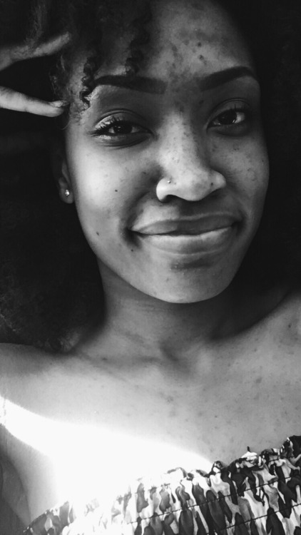 earthtoreyna:  Happy Blackout my beautiful and radiant brothas and sistas. 