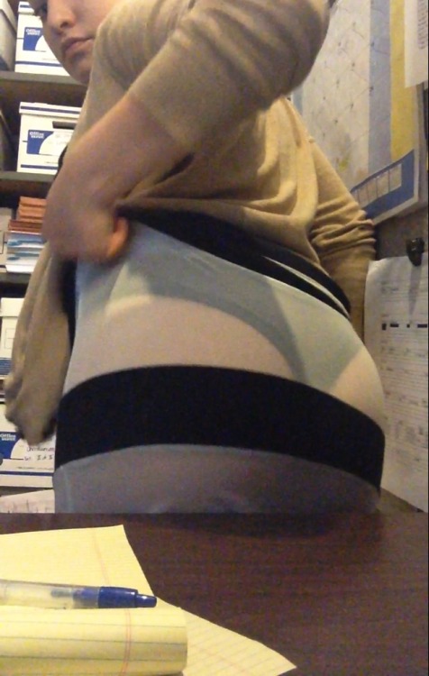 whenheisaway:  A little fun at my cube