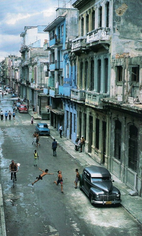 last-picture-show:  David Alan Harvey, Havana, 1997