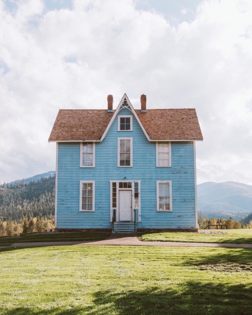 oldfarmhouse: Oldest Architecture In Idaho instagram.com/isaacsjohnston This is my #summer fa