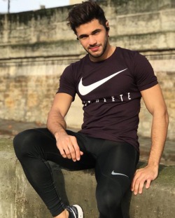 pariscompression:  Hot Nike tights