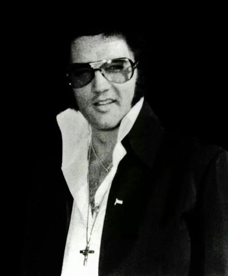 elvisanddenise:Wearing sunglasses and looking cool