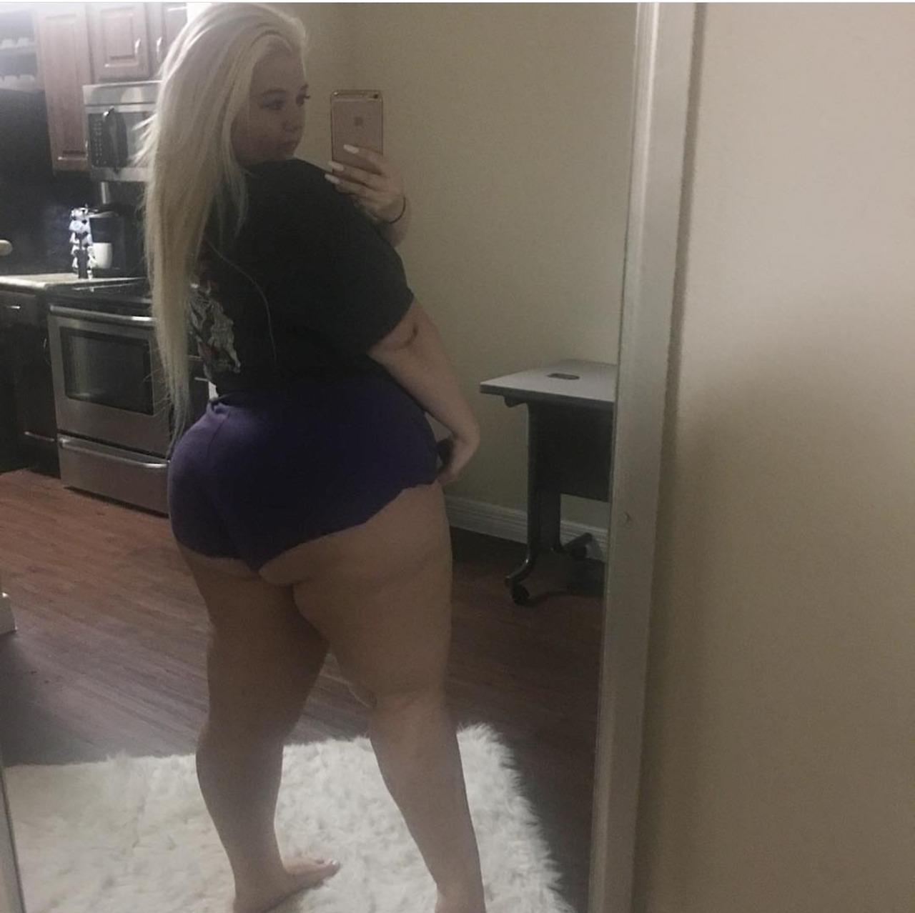 rarethickies:  She pretty