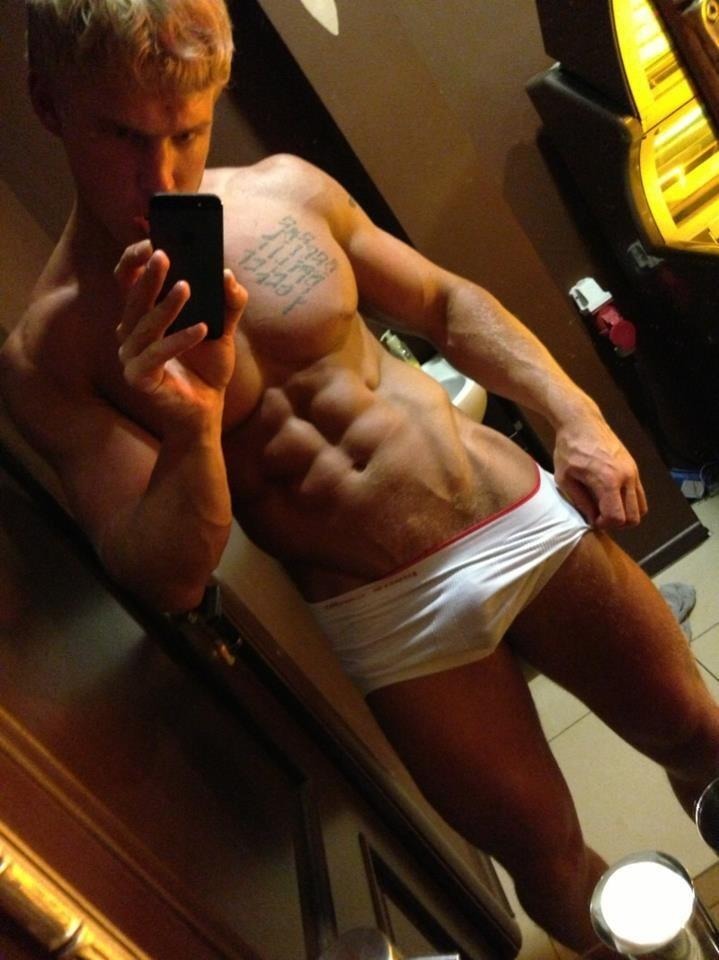 instaguys:  Guys with iPhones Source: gwip.me 