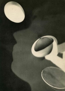 realityayslum: Man Ray  Rayograph (profile of Kiki de Montparnasse and egg), 1922 