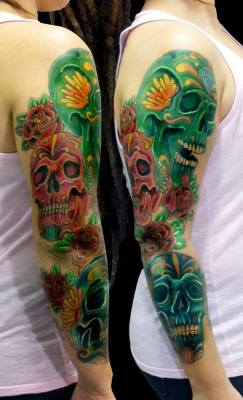 calaveratattoo:  por Chris Santos. 