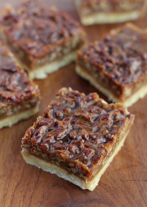 omg-yumtastic:  (Via: pixelmusings.tumblr.com) Ina Garten’s Pecan Squares on We Heart It.