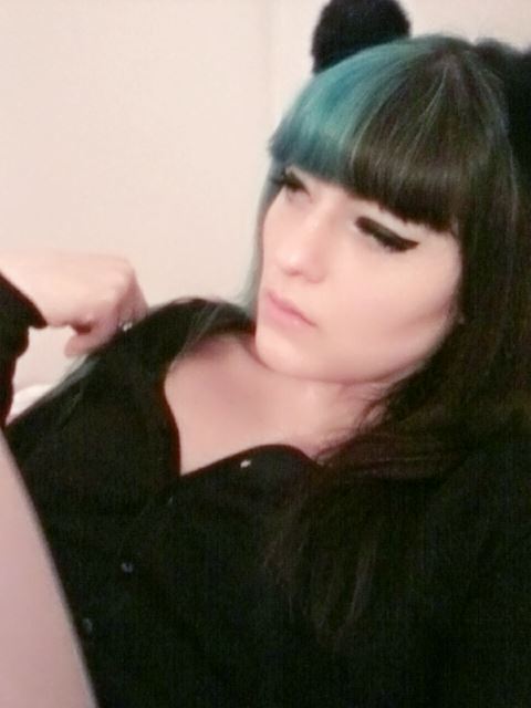 tentaclerotica:  I fucking love my new hair~
