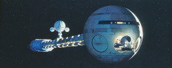 martinlkennedy:  2001 continues it’s hold over me. Images from 2001 A Space Odyssey from Cinefex magazine 85 2001 