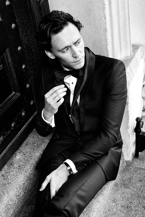 twhiddleston-pics:Tom Hiddleston - David Titlow Photoshoot