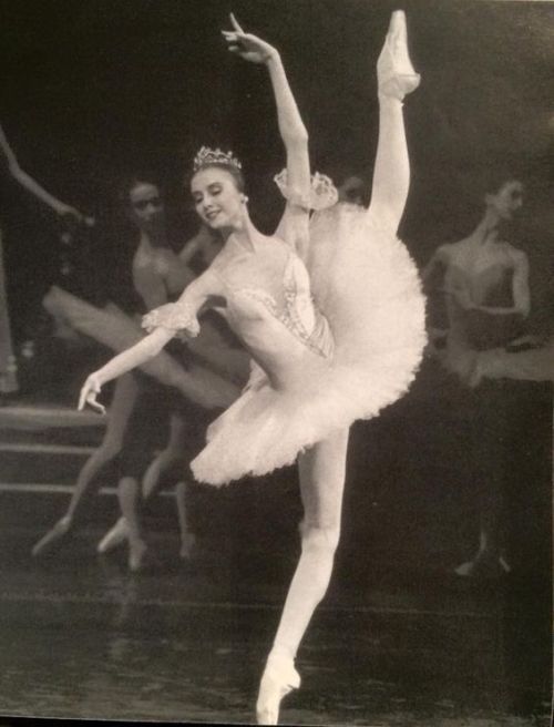 galina-ulanova: Teenaged Svetlana Zakharova as Aurora in The Sleeping Beauty (Mariinsky Ballet)