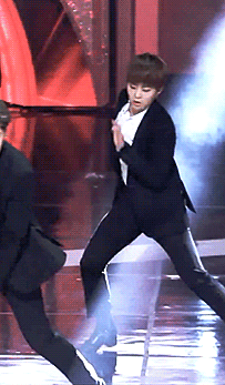 parallelparkchanyeol:  sexymin strikes again 