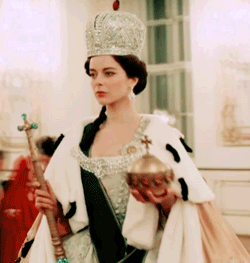 cesareeborgia: ekaterina meme →  1/5 costumes: catherine’s coronation gown