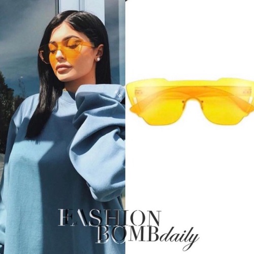 Hot! Or Hmm&hellip;? @kyliejenner &rsquo;s Instagram @glossthelabel sunglasses? #instafashio